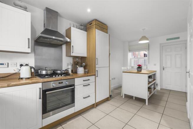 Kitchen/ Breakfast Room
