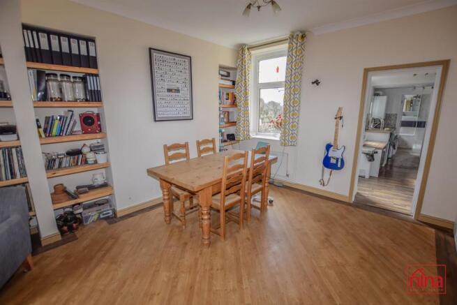 Lounge/ Dining Room