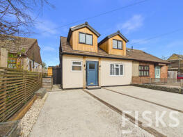 32, Greenways, South Benfleet, Benfleet SS7 5EQ