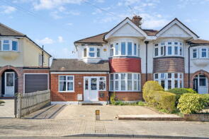 15, Hill Road, Pinner HA5 1JY