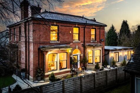 Fern Bank, Mottram Road , Stalybridge, SK15 2QX