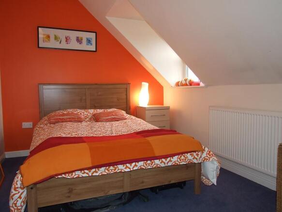 BEDROOM 2