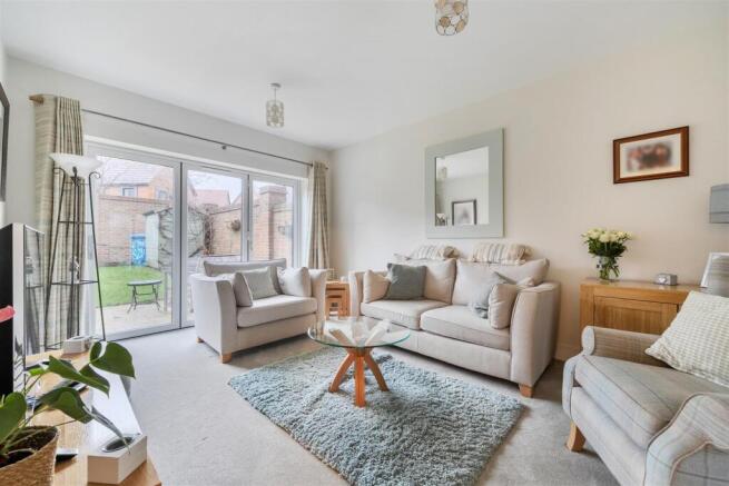 Stirling Close Crowthorne, Berkshire, RG45 6JF photo 4