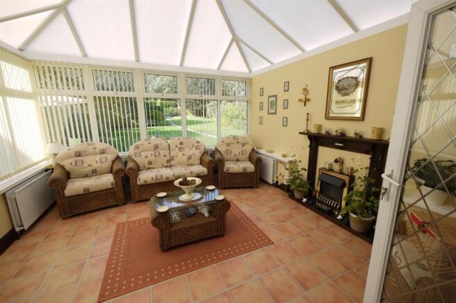 GARDEN CONSERVATORY: