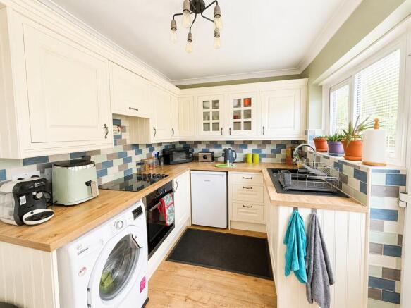 3 bed Semi-Detached for sale Image 5