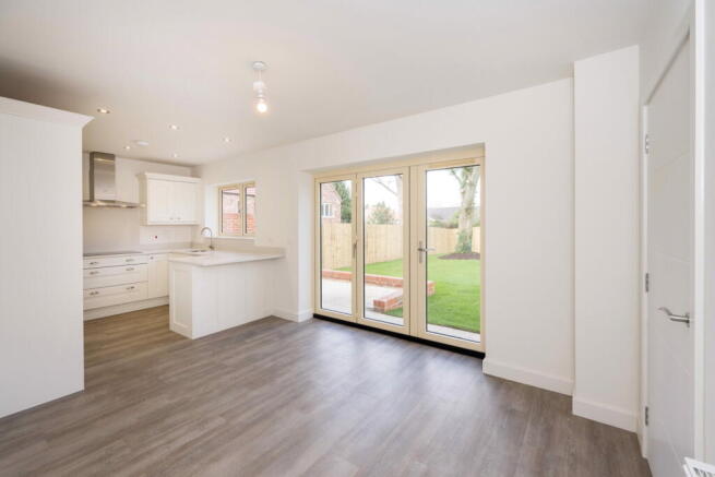 4 bed Detached for sale Image 7