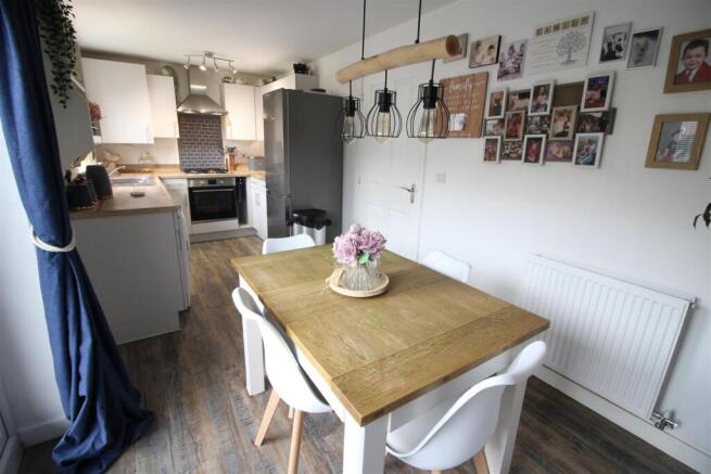 3 bed Semi-Detached for sale Image 5