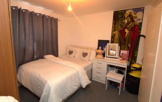 1 bed Apartment to rent Image 6