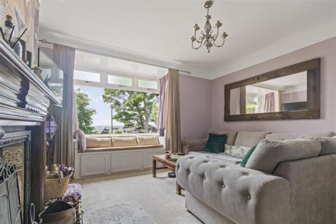 4 bed Semi-Detached for sale Image 5