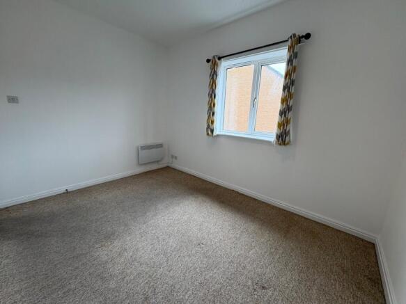 2 bed Flat to rent Image 5