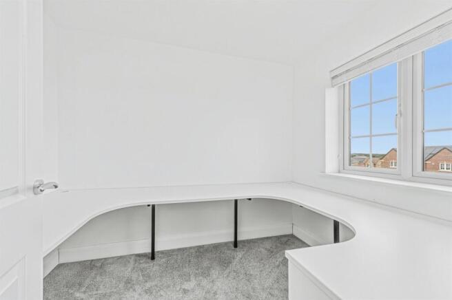 3 bed Semi-Detached for sale Image 7