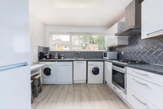 17 Beta Rd (7) - ...