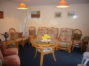 COMMUNAL LOUNGE