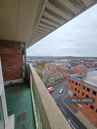2 bed Flat to rent Image 8