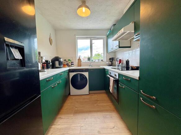 kitchen 2.jpg