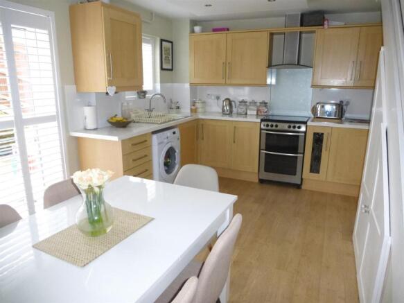 Kitchen3.JPG