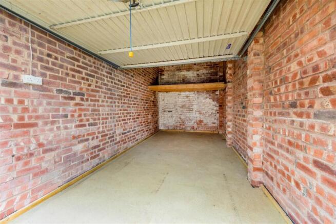 Beresford Court Garages -3.jpg