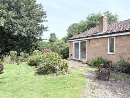 23, Glebe Close, Leicester LE3 8QJ
