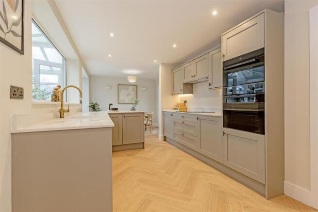 Impressive Dining Kitchen