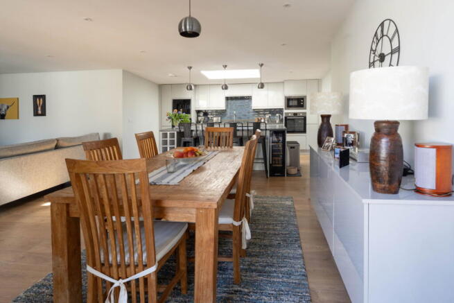 4 bed Detached for sale Image 6