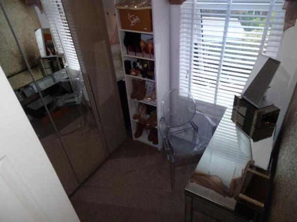 3 bed Semi-Detached to rent Image 12