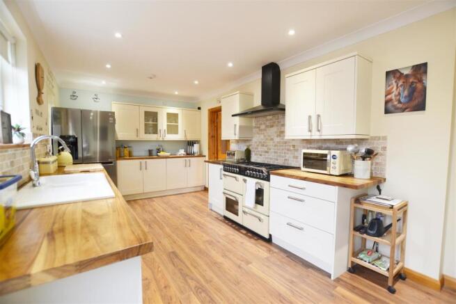kitchen (1).jpg