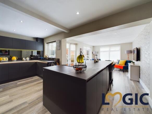 25 Havercroft Rise  (8)
