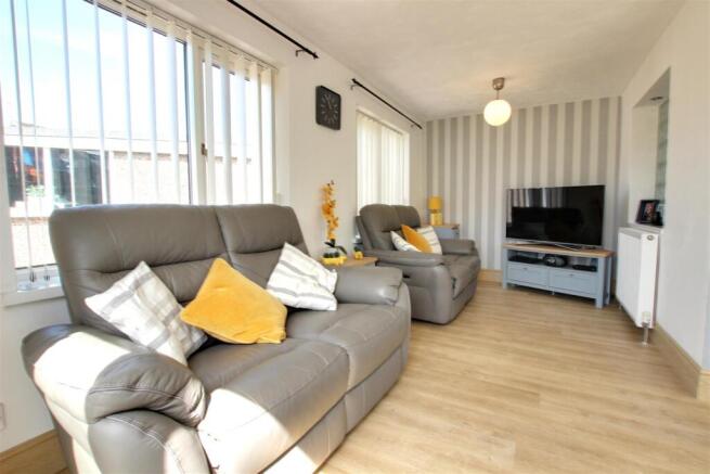 3 bed Semi-Detached for sale Image 11