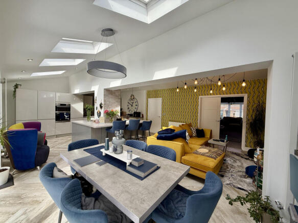 Kitchen Family Room