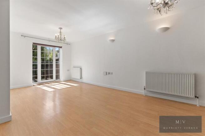 Angel Court Flat 5 MV-1.jpg