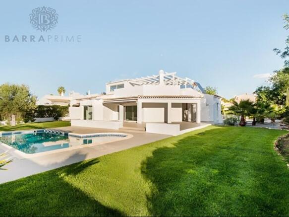 Essence Villa - 4-Bedroom Villa with Private Pool in Vilamoura (Fully Renovated in 2025)