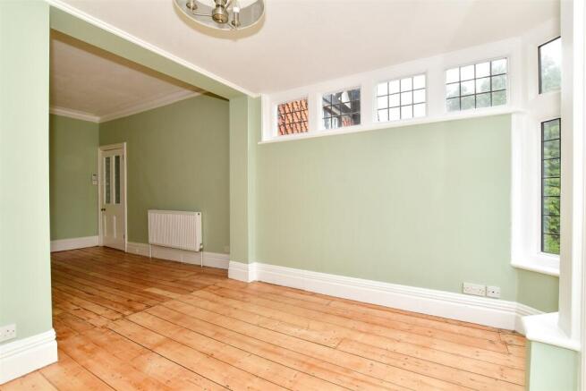 Lounge/Dining Room
