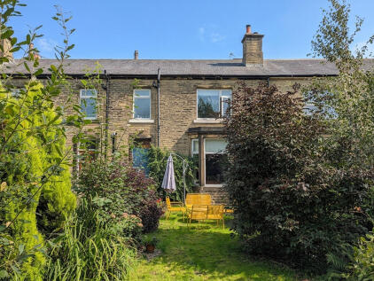14 Westfield Drive, Lightcliffe, HX3 8AS