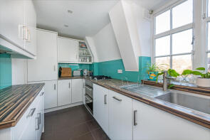 55, Archer House, Vicarage Crescent, London SW11 3LG