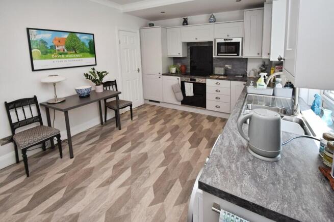 3 bed Terraced for sale Image 5