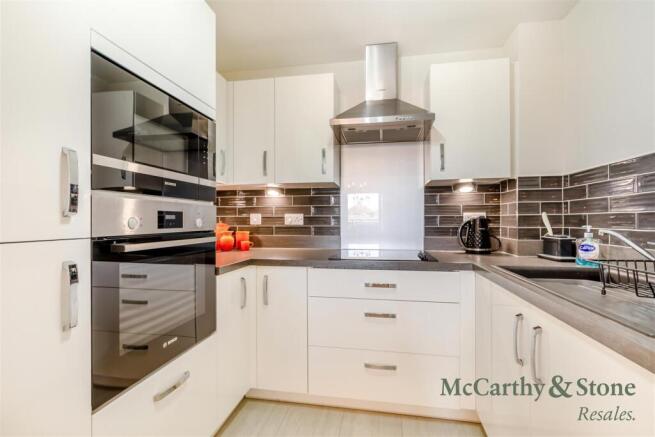 2 bed Apartment for sale Image 5