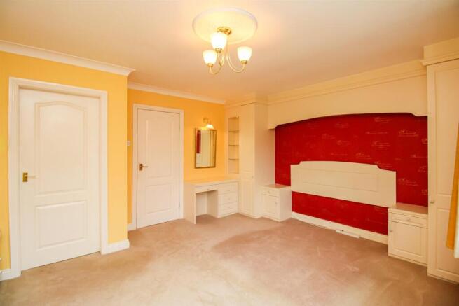3 bed Detached Bungalow for sale Image 10
