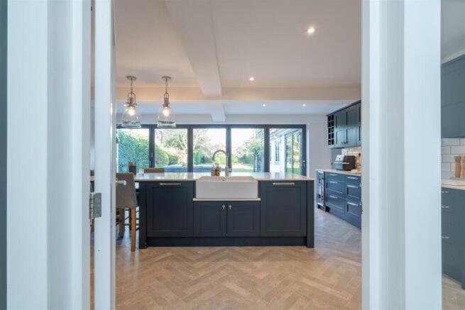 8 Blackmore Way (1036 of 86).jpg