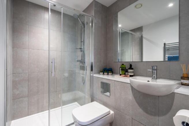 3 bed Flat to rent Image 7
