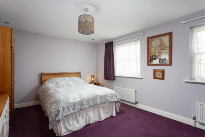 3 bed House for sale Image 5