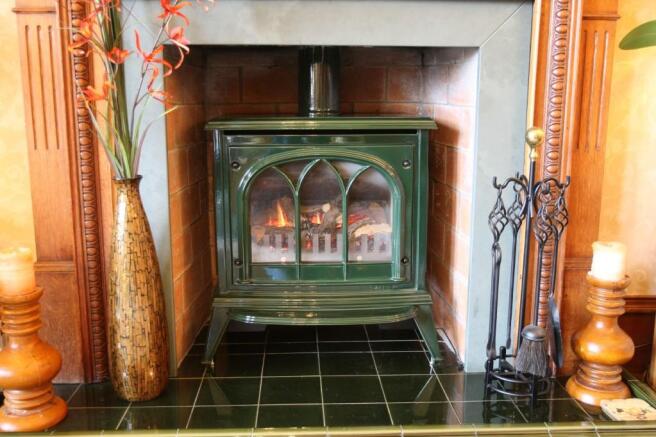 LOUNGE STOVE