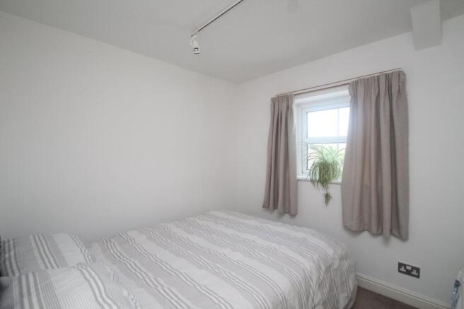 2 bed Flat to rent Image 6