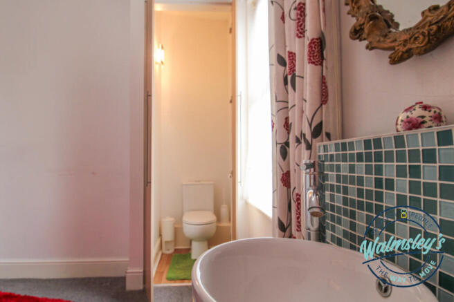 WC & basin in rear bedroom