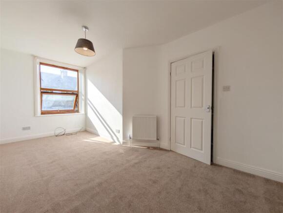 2 bed House for sale Image 12