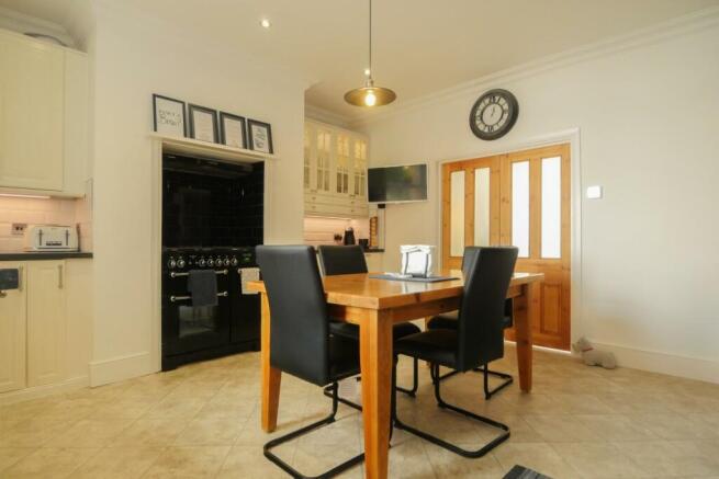KITCHEN/DINER