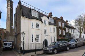 Flat 5, New End House, New End, London NW3 1HT