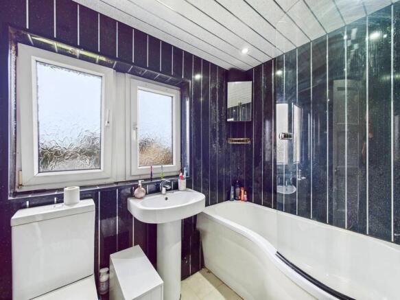 3 bed Semi-Detached for sale Image 7