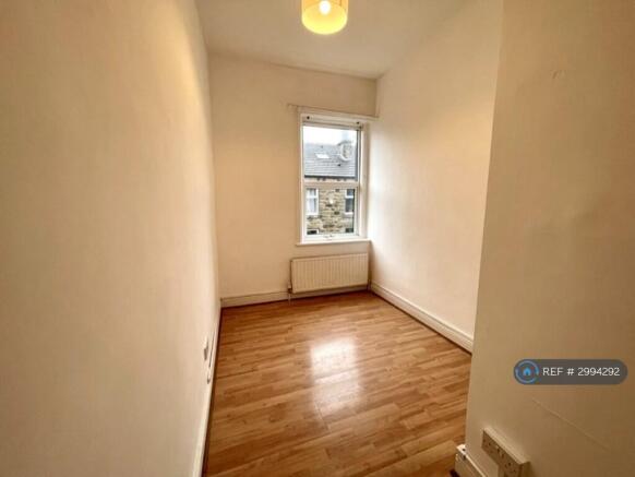 2 bed Terraced to rent Image 6