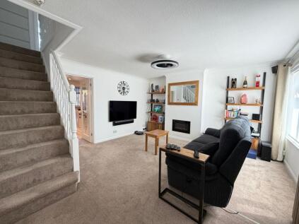 Courtfield Road, Ashford, TW15