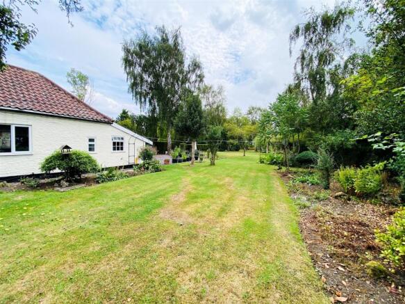 3 bed Detached Bungalow for sale Image 6